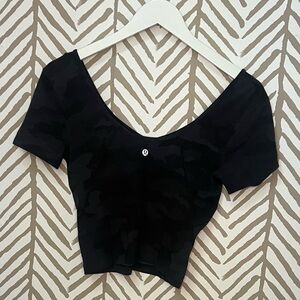 Lululemon 🍋 Align crop tshirt! Like new!! Black camo; short sleeve; size 6